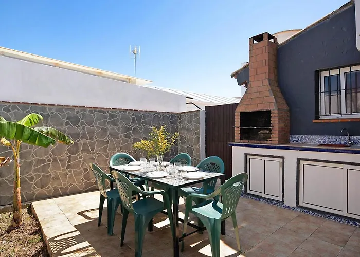 Casa Mari Carmen 1 *