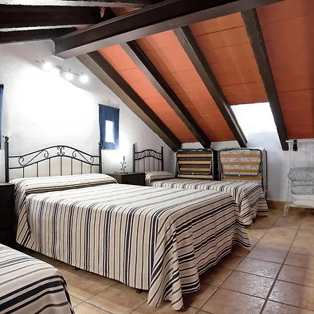 Casa Mari Carmen 1 *